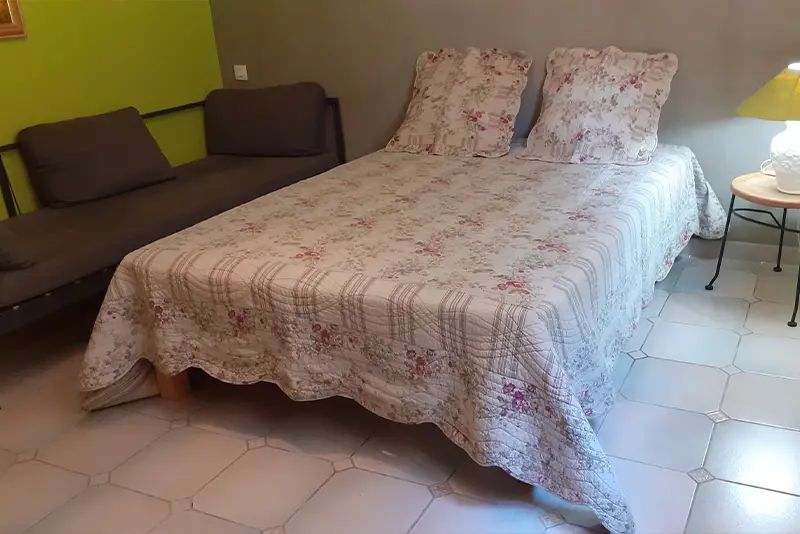 chambre 1 grand lit en 140 avec un 1 lit en 90 pour 3 personnes